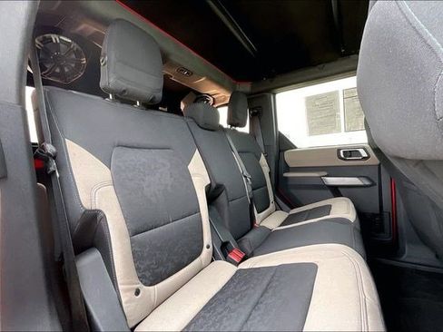 Used 2022 Ford Bronco Wildtrak image 32