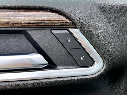 Used 2025 GMC Sierra 1500 Elevation image 70