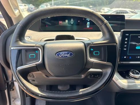 Used 2025 Ford Expedition Max Platinum AWD/4WD image 20
