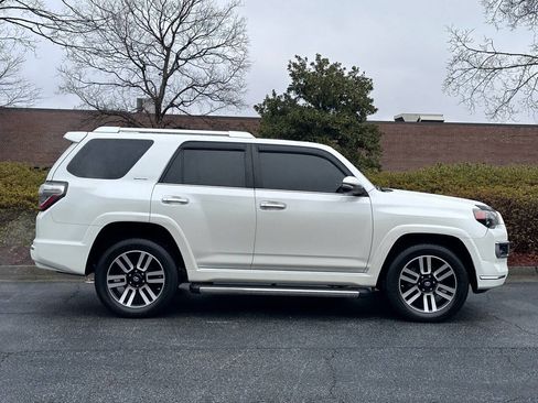 Used 2017 Toyota 4Runner Limited AWD/4WD image 5