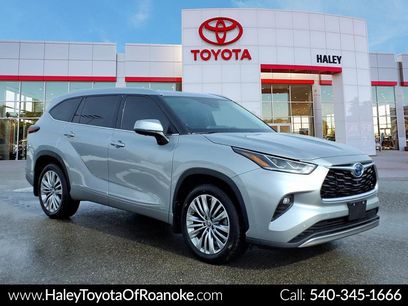 Used 2024 Toyota Highlander Platinum
