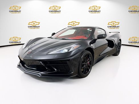 Used 2023 Chevrolet Corvette Stingray Premium Cpe w/ Z51 Performance Package RWD image 3