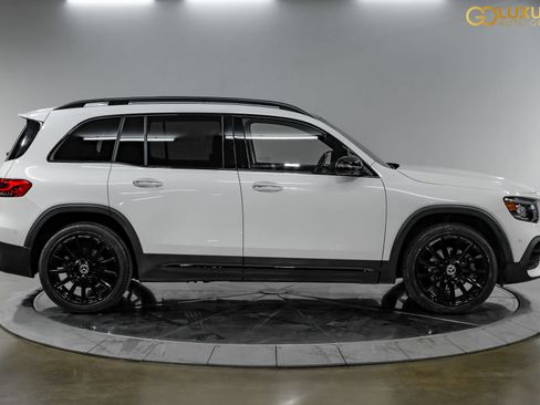 Used 2023 Mercedes-Benz GLB 250 image 9