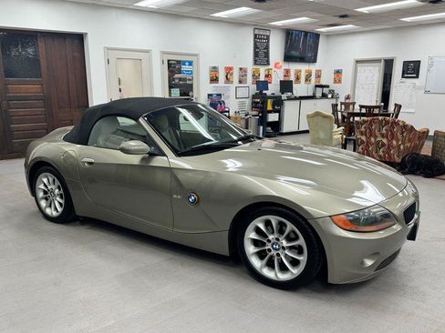 Used 2004 BMW Z4 2.5i RWD image 27