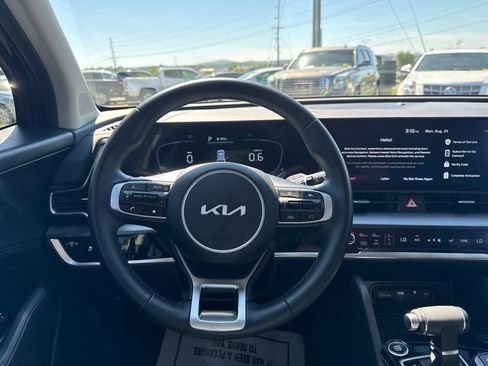 Used 2025 Kia Sportage EX FWD image 23