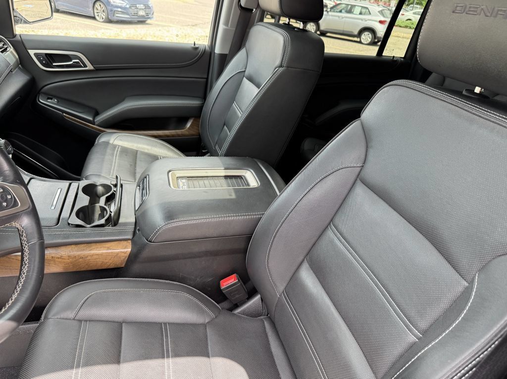 Used 2020 GMC Yukon XL Denali w/ Denali Ultimate Package AWD/4WD image 15