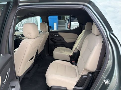 Used 2023 Chevrolet Traverse LT image 20