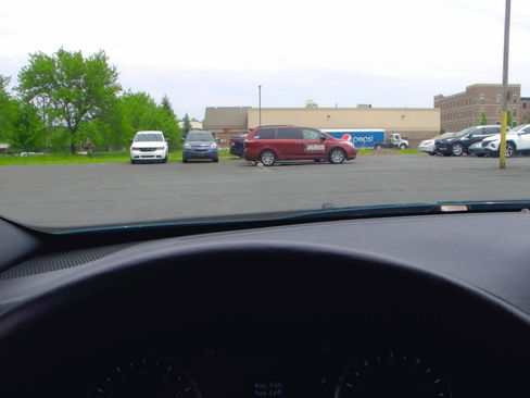 Used 2022 Jeep Renegade Latitude w/ Convenience Group AWD/4WD image 17