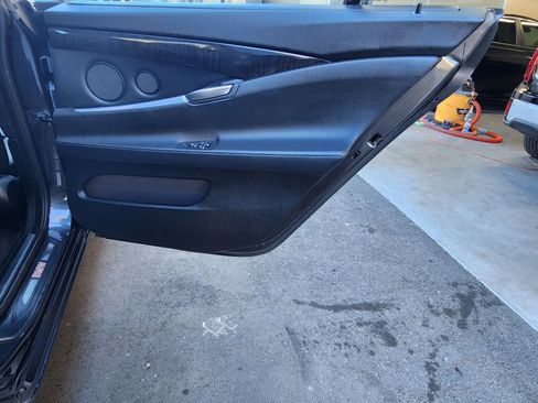 Used 2011 BMW 550i image 49