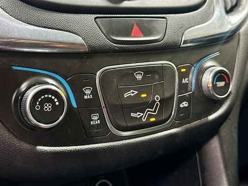 Used 2020 Chevrolet Equinox LT FWD image 16