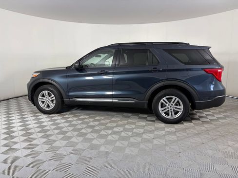 Used 2022 Ford Explorer XLT w/ Equipment Group 202A AWD/4WD image 4