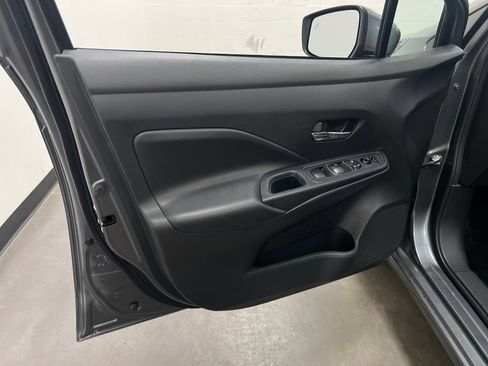 Used 2024 Nissan Versa SV FWD image 12