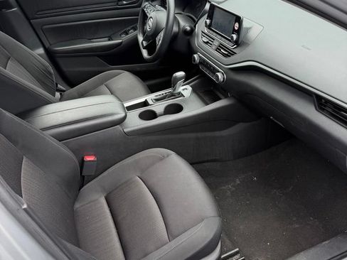 Certified 2024 Nissan Altima 2.5 S FWD image 9