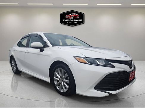 Used 2019 Toyota Camry LE w/ Carpet Mat Package FWD image 8