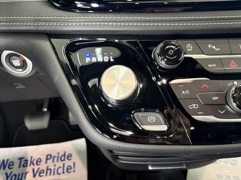New 2026 Chrysler Pacifica Select AWD/4WD image 13