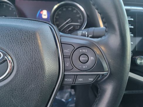 Used 2018 Toyota Camry image 33