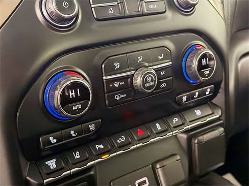 Used 2020 Chevrolet Silverado 3500 High Country w/ Technology Package image 15