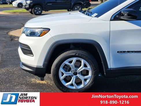 Used 2025 Jeep Compass Sport AWD/4WD image 8
