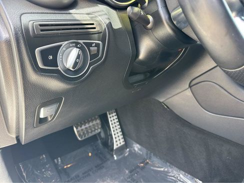 Used 2022 Mercedes-Benz GLC 300 image 31