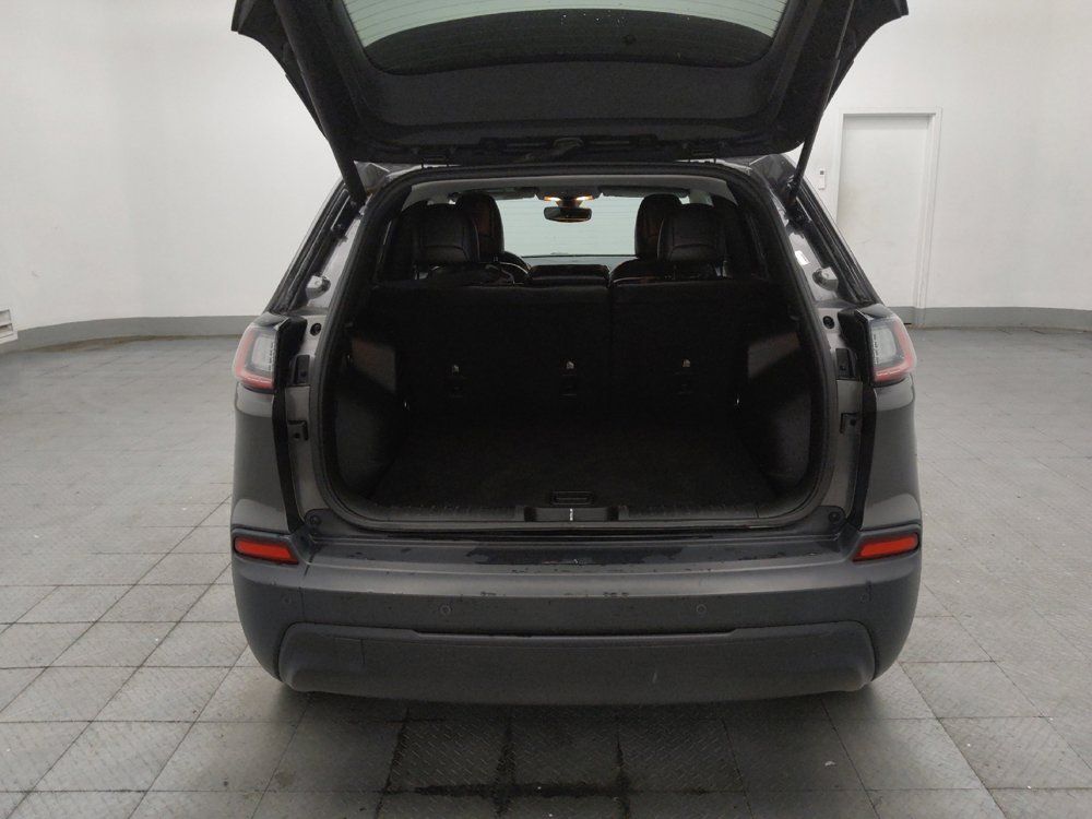 Used 2019 Jeep Cherokee Latitude Plus w/ Comfort/Convenience Group FWD image 29