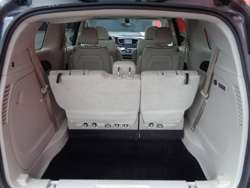 Used 2019 Chrysler Pacifica Limited image 12