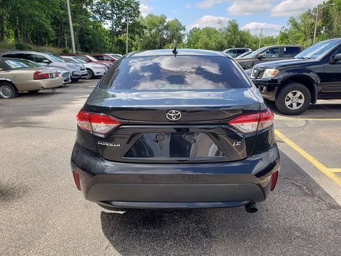 Used 2020 Toyota Corolla LE FWD image 4