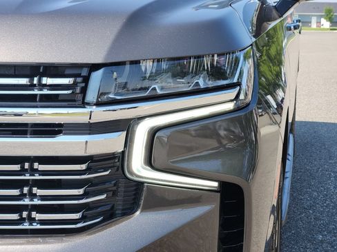 Used 2021 Chevrolet Suburban Premier w/ Premium Package AWD/4WD image 36