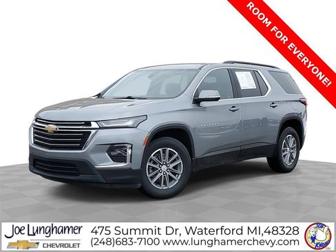 Used 2023 Chevrolet Traverse LT image 1
