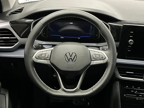 New 2025 Volkswagen Taos SEL image 9