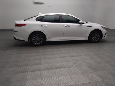 Used 2020 Kia Optima LX image 10