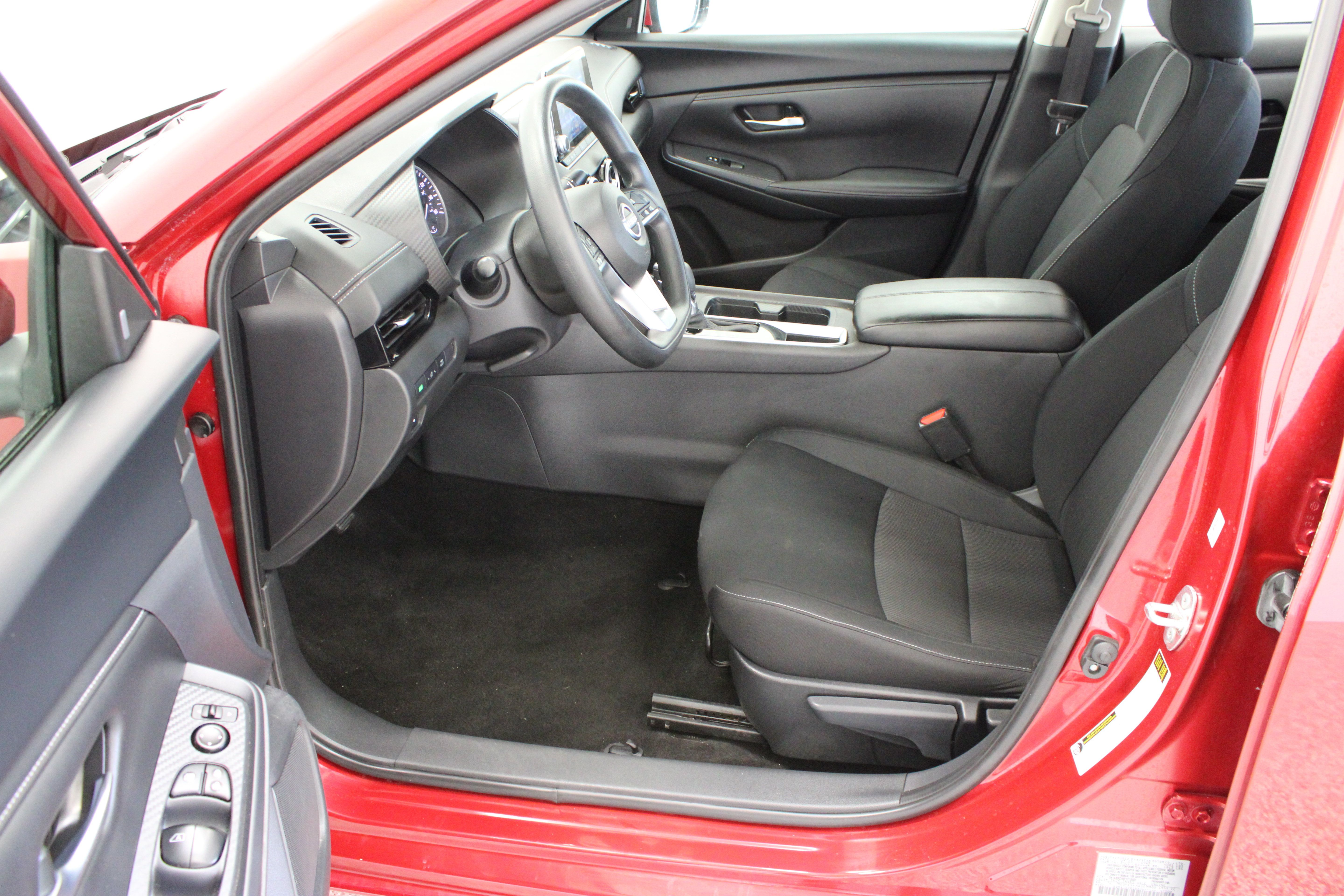 Used 2024 Nissan Sentra SV FWD image 14
