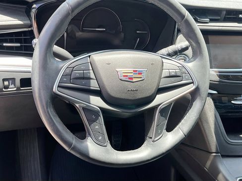 Used 2018 Cadillac XT5 Premium Luxury FWD image 11