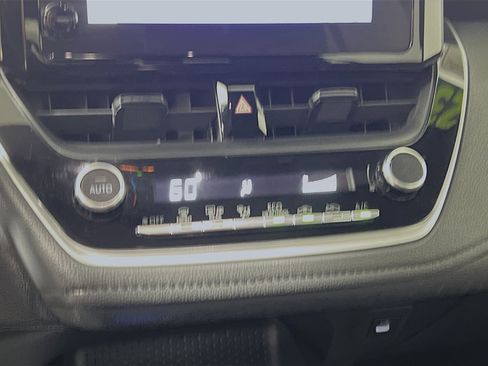 Used 2023 Toyota Corolla SE image 26