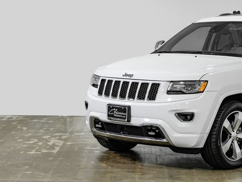 Used 2015 Jeep Grand Cherokee Overland w/ Advanced Technology Group RWD image 6