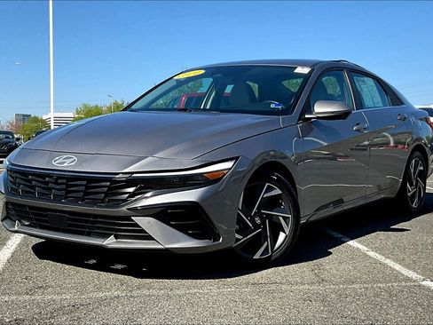Used 2024 Hyundai Elantra Limited FWD image 1