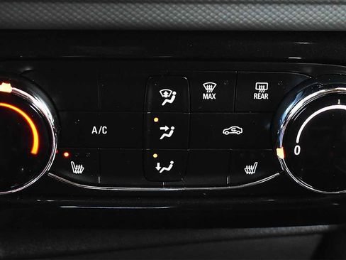 Used 2024 Chevrolet TrailBlazer ACTIV w/ Driver Confidence Package image 18