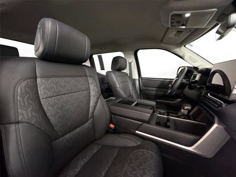 Used 2024 Toyota Tundra Limited image 41