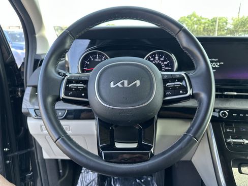 Certified 2024 Kia Carnival EX FWD image 11