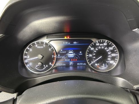 Used 2023 Nissan Altima 2.5 SV FWD image 3