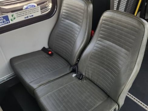 Used 2015 Ford E-350 and Econoline 350 Super Duty RWD image 11