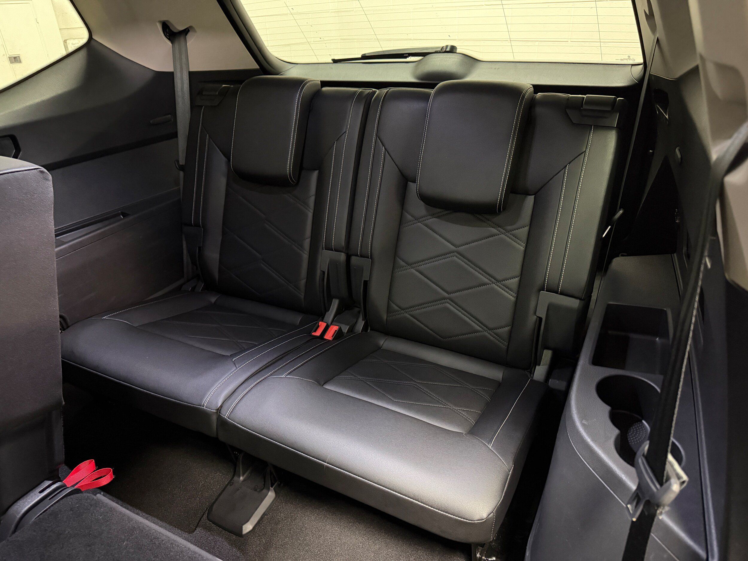 Used 2025 Volkswagen Atlas SE AWD/4WD image 14