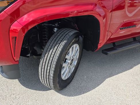 Used 2026 Toyota Tacoma SR5 AWD/4WD image 32