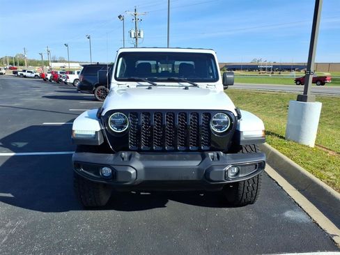 Used 2022 Jeep Gladiator Sport AWD/4WD image 2