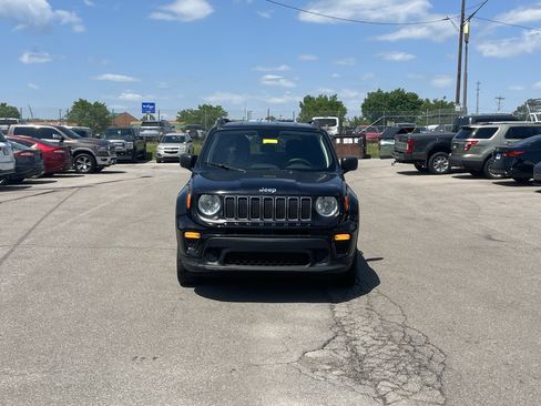 Used 2020 Jeep Renegade Sport w/ Sport Appearance Group image 2