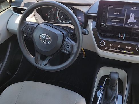Used 2022 Toyota Corolla LE FWD image 5