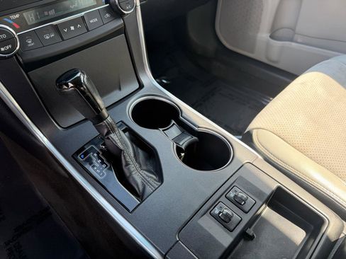 Used 2015 Toyota Camry XSE w/ Moonroof Package image 15