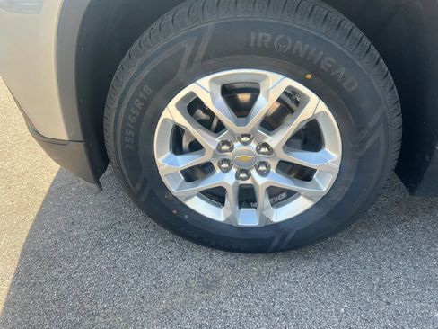 Used 2020 Chevrolet Traverse LS AWD/4WD image 15