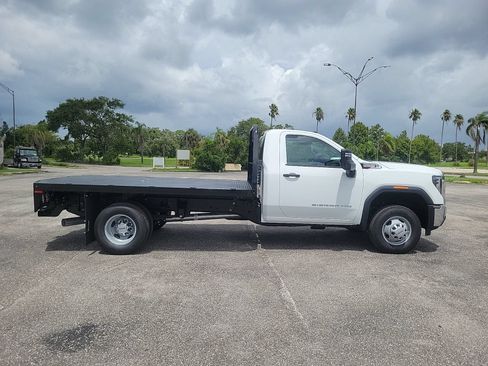 New 2025 GMC Sierra 3500 Pro w/ Convenience Package AWD/4WD image 4