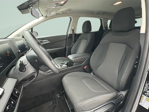 Used 2023 Kia Sportage LX AWD/4WD image 14