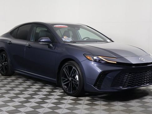Used 2026 Toyota Camry XSE FWD image 3